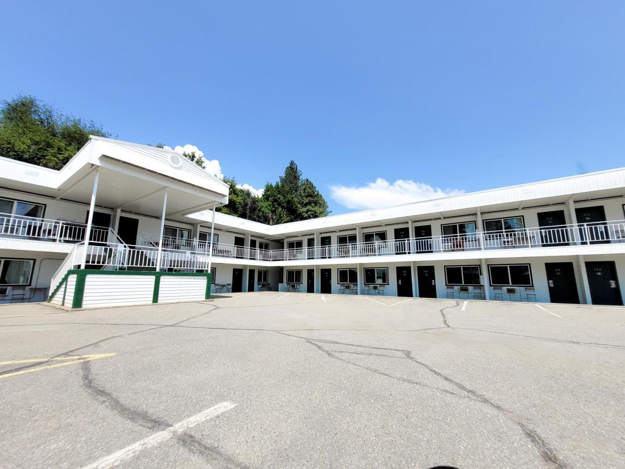 The Villager Inn Princeton Motel מראה חיצוני תמונה