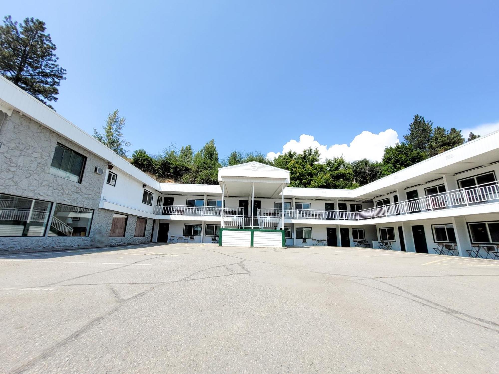 The Villager Inn Princeton Motel מראה חיצוני תמונה